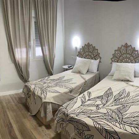 La Sonrisa De Niki Guest House Torrejon de Velasco Екстериор снимка